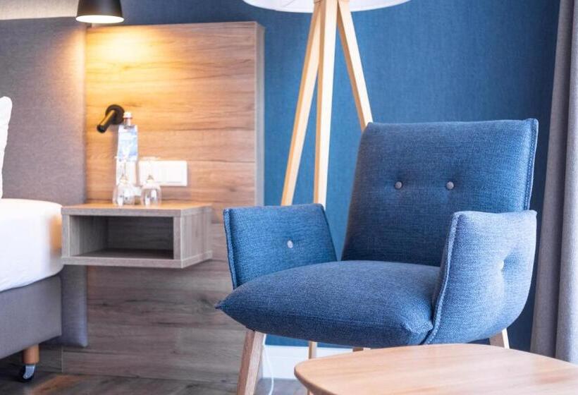 غرفة قياسية مزوَّدة بشُرفة, Wehrburg