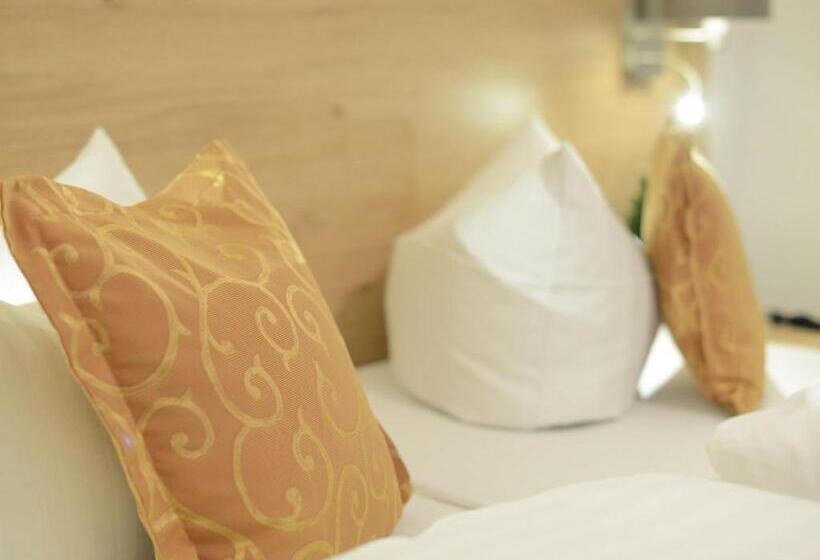 スタンダードルーム, Land Gut Hotel Zum Löwen Garni