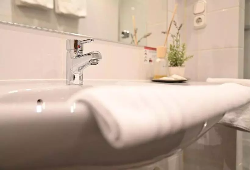 スタンダードトリプルルーム, Land Gut Hotel Zum Löwen Garni