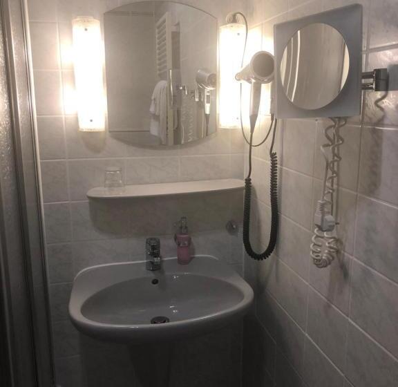 غرفة عائلية, Landhotel Gasthof Zur Krone