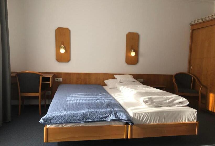 חדר משפחתי, Landhotel Gasthof Zur Krone