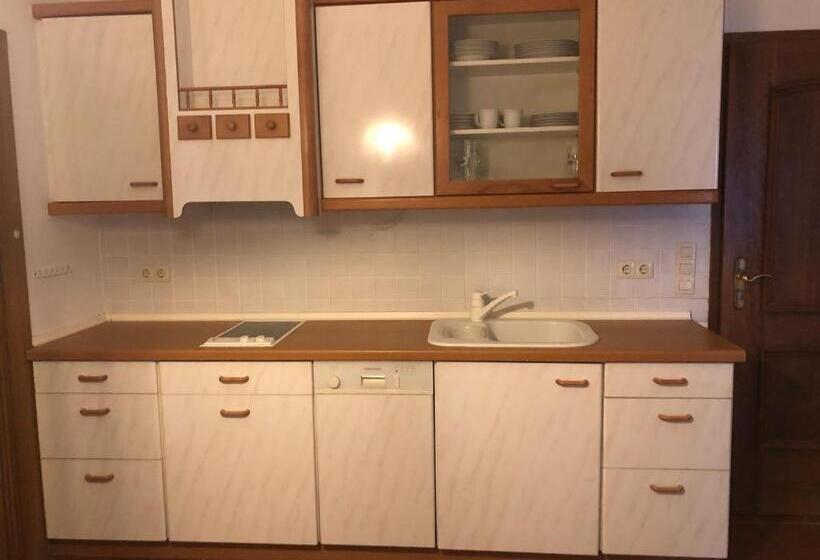 Апартаменты 3 Спальни, Landhotel Gasthof Zur Krone