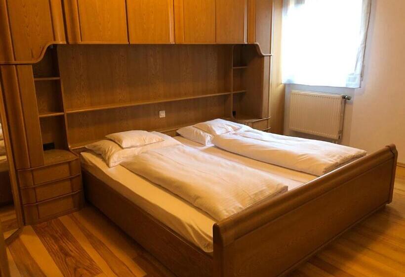 דירת שלושה חדרים, Landhotel Gasthof Zur Krone