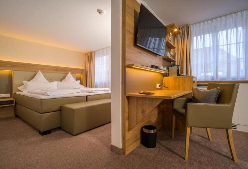 סוויטת ג'וניור, Landhotel Jagdschlösschen