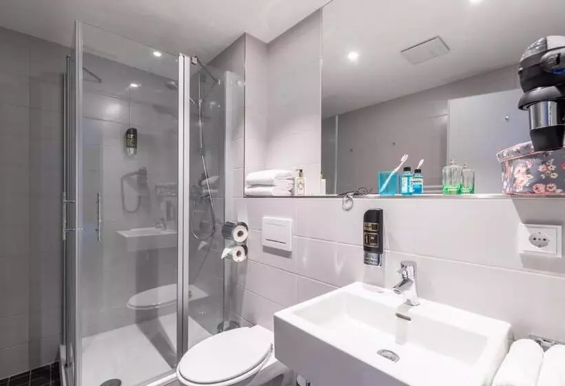 اتاق استاندارد چهار تخته, Serways Hotel Reinhardshain Nord
