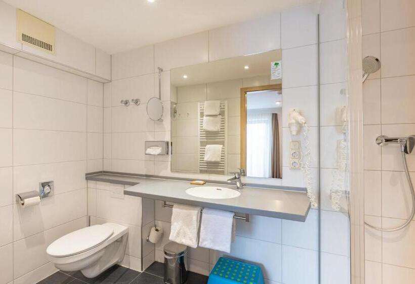 带1个卧室的带阳台的公寓, Familienhotel Löwen