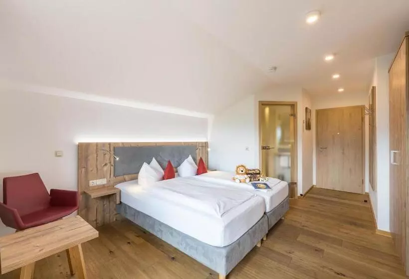 آپارتمان 1 خوابه با بالکن, Familienhotel Löwen