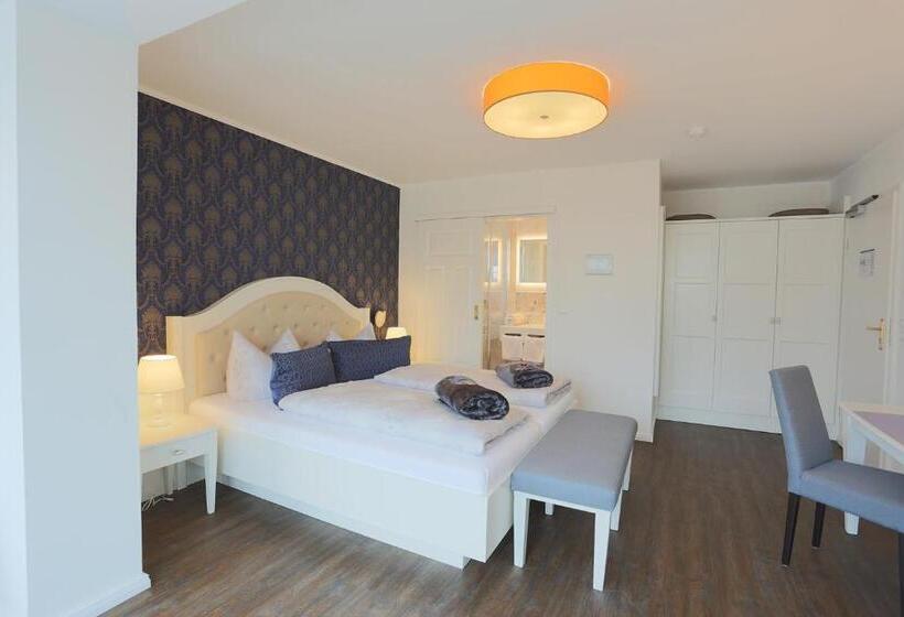 اتاق لوکس با بالکن, Strandvilla Janine