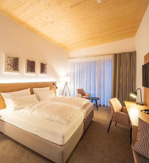 Номер Deluxe с Балконом, Weinhotel Pfeffer & Salz