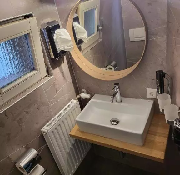 اتاق لوکس, Casa Italia