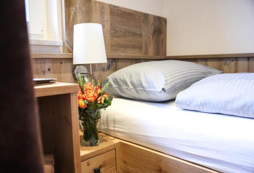 标准单人间, Friedenseiche