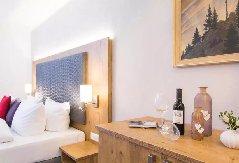 バルコニー付きデラックスルーム, Genusshotel Zum Wendl