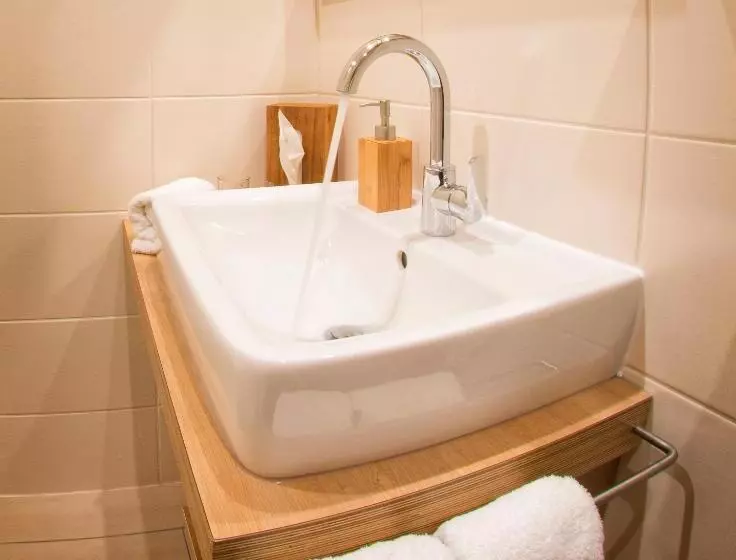 バルコニー付きスタンダードルーム, Genusshotel Zum Wendl
