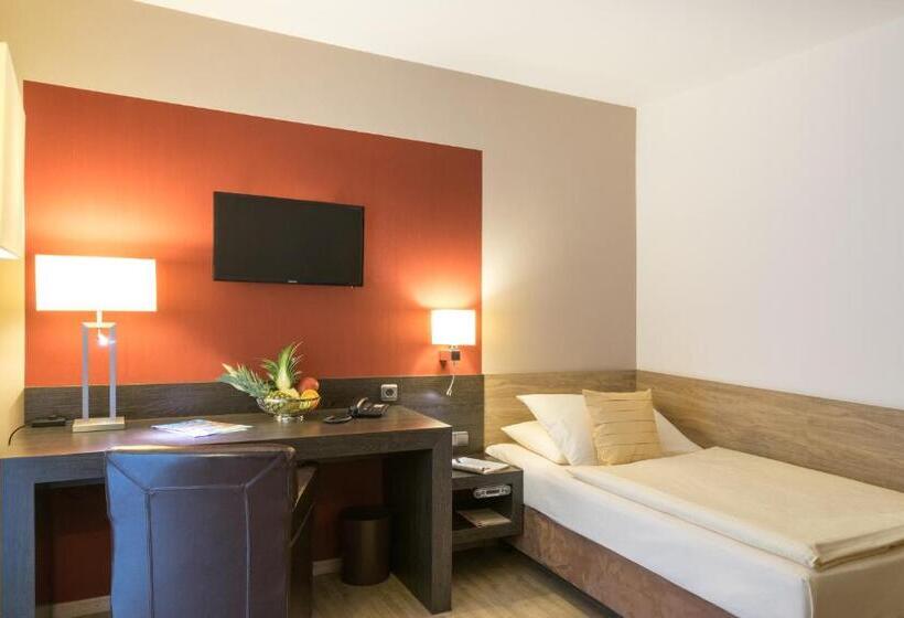 غرفة قياسية فردية, Holl