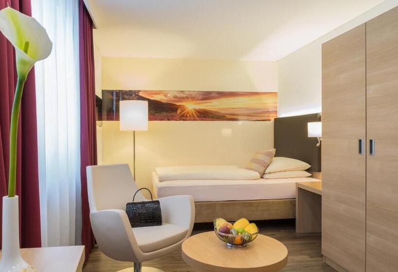 スタンダードシングルルーム, Holl