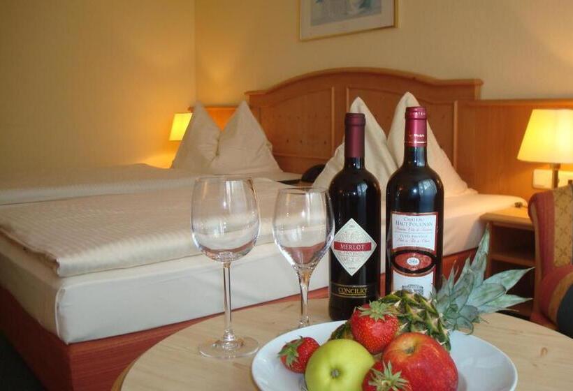 Номер Стандарт Трехместный, Holl