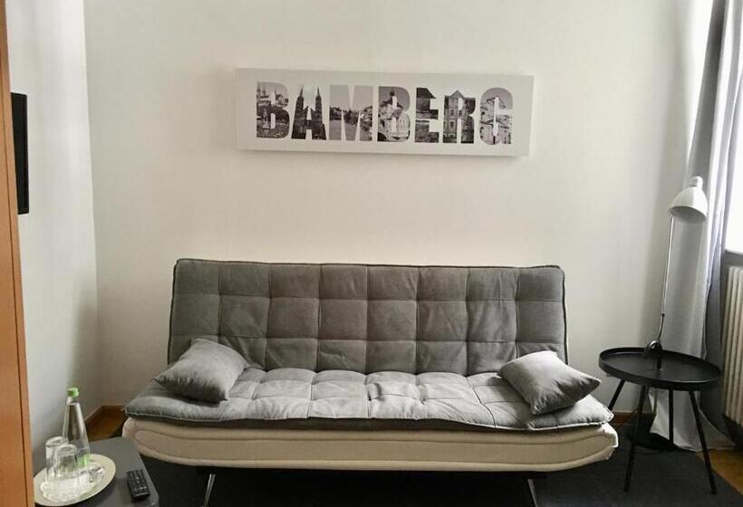 Quarto Estandar, Palais Schrottenberg