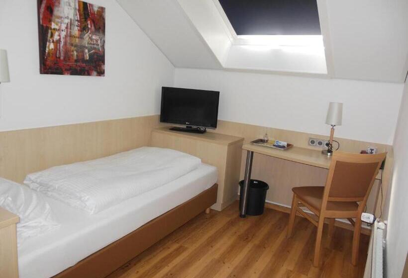 غرفة قياسية فردية, & Restaurant Zum Ochsen  Ox Distillery