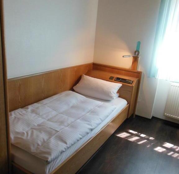 غرفة قياسية فردية, & Restaurant Zum Ochsen  Ox Distillery