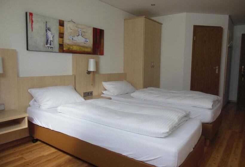 غرفة قياسية, & Restaurant Zum Ochsen  Ox Distillery