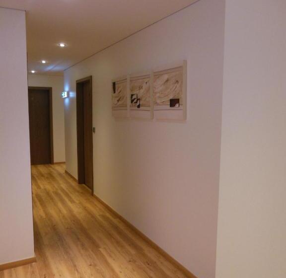 غرفة قياسية ثلاثية, & Restaurant Zum Ochsen  Ox Distillery