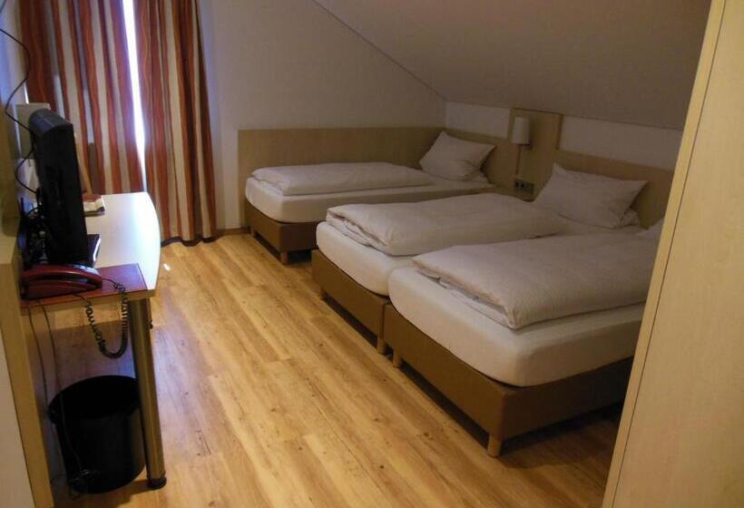 غرفة قياسية ثلاثية, & Restaurant Zum Ochsen  Ox Distillery