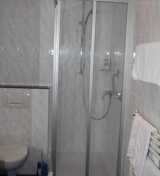 غرفة عائلية, & Restaurant Zum Ochsen  Ox Distillery