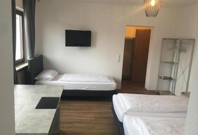 غرفة عائلية, & Restaurant Zum Ochsen  Ox Distillery