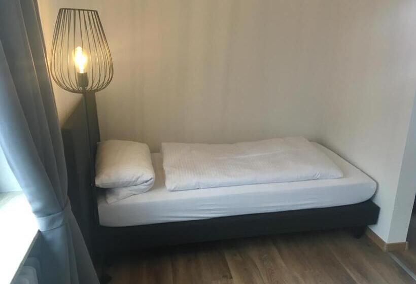 غرفة عائلية, & Restaurant Zum Ochsen  Ox Distillery