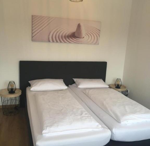 غرفة عائلية, & Restaurant Zum Ochsen  Ox Distillery