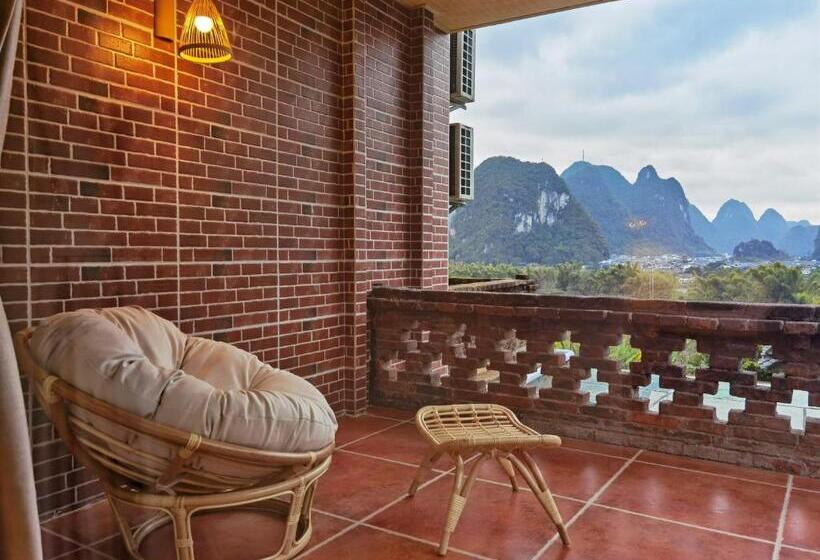 Семейный Номер, Riverside Retreat
