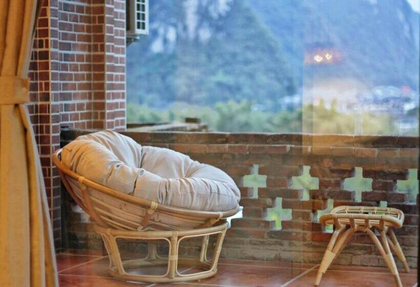 패밀리 룸, Riverside Retreat