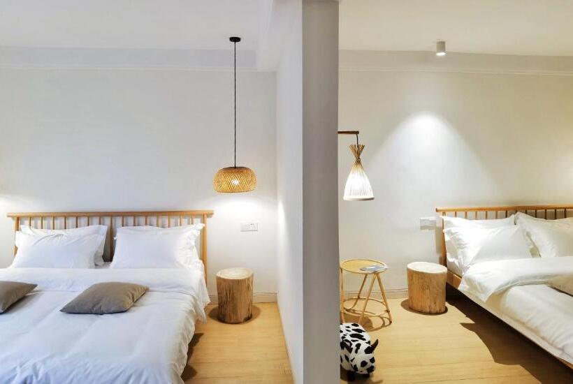 Семейный Номер, Riverside Retreat