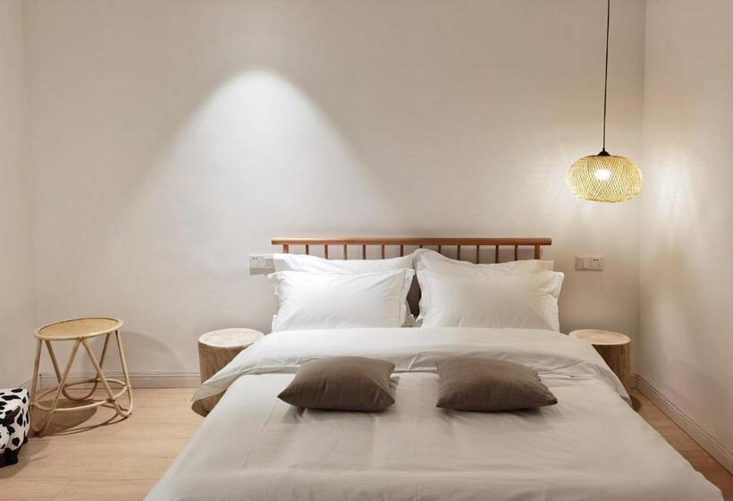 패밀리 룸, Riverside Retreat