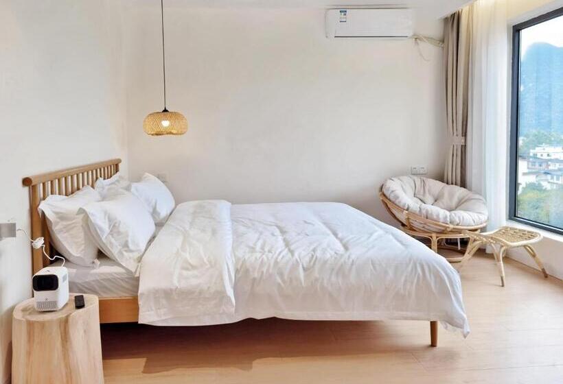 스탠다드 발코니 룸, Riverside Retreat