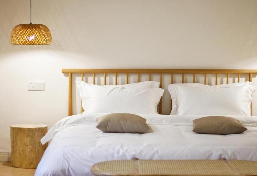 패밀리 룸, Riverside Retreat