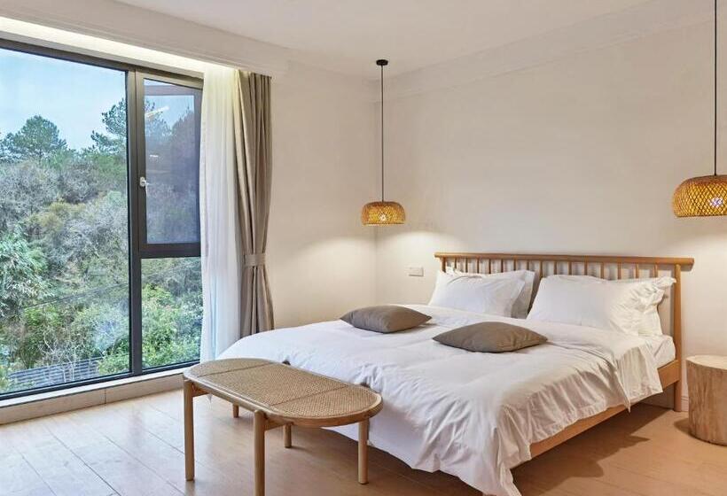 패밀리 룸, Riverside Retreat