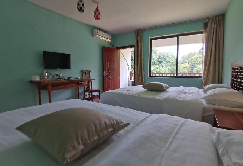 패밀리 룸, Riverside Retreat