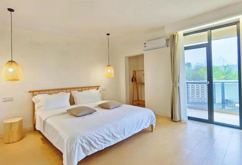 스탠다드 발코니 룸, Riverside Retreat