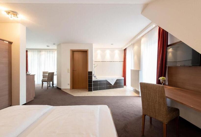 غرفة سوبيريور, Rossle Berneck