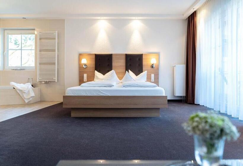 غرفة سوبيريور, Rossle Berneck