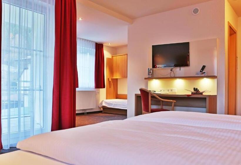 غرفة قياسية مزوَّدة بشُرفة, Rossle Berneck