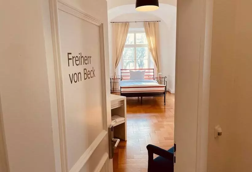 اتاق استاندارد یک نفره, Schlossparkhotel Mariakirchen