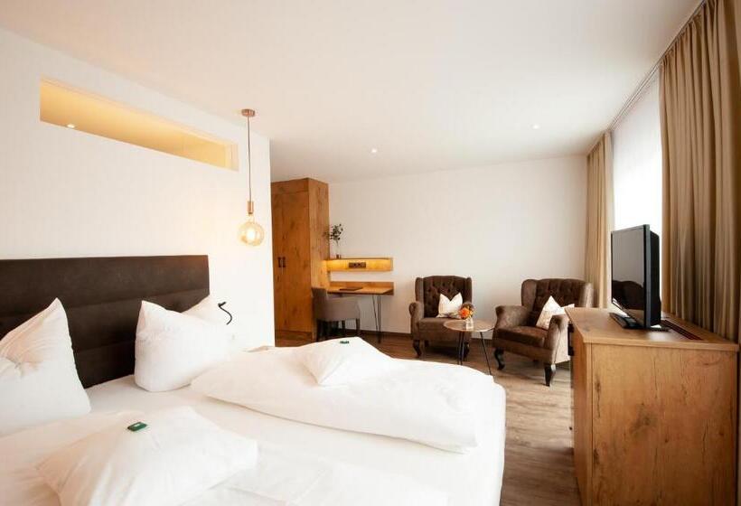 Номер Deluxe, Schwaiger