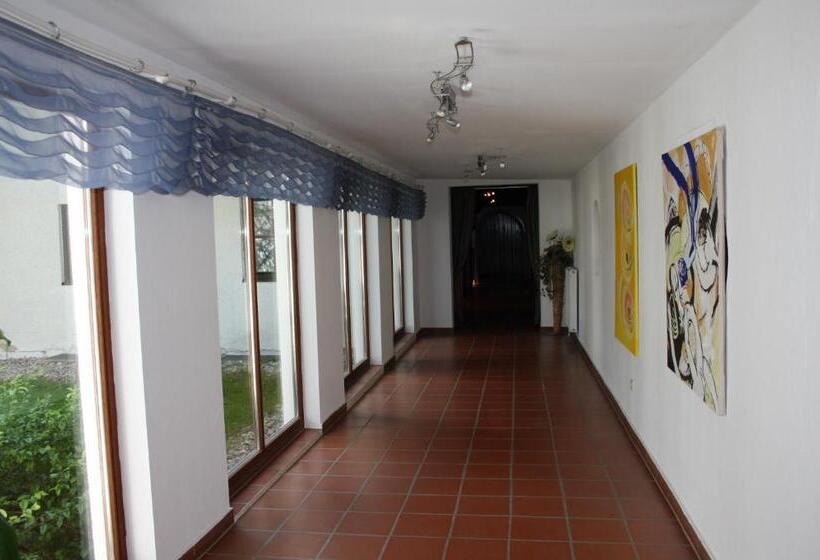 スタンダードトリプルルーム, Zum Forst