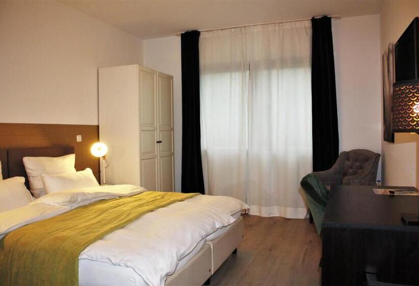 Номер Стандарт, Zum See Garni