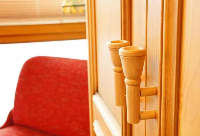 اتاق استاندارد یک تخته با بالکن, Landhotel Alphorn