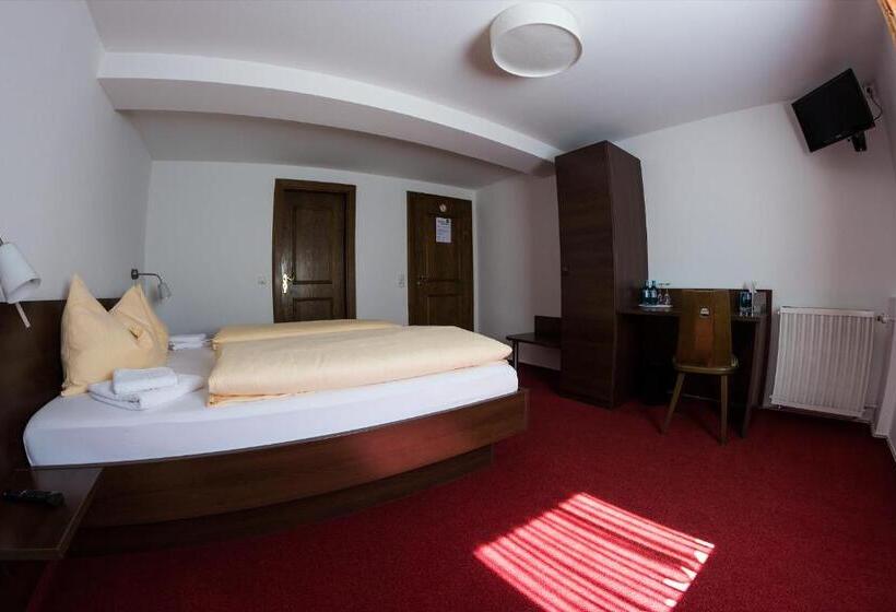 Номер Стандарт, Ratskeller Niederurff   Hotel & Restaurant