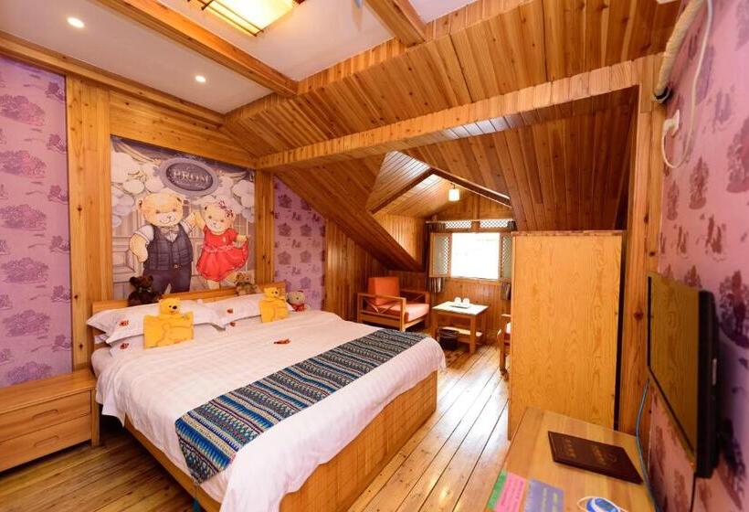 Rahat Oda, Mount Emei Teddy Bear Hotel玩具熊酒店