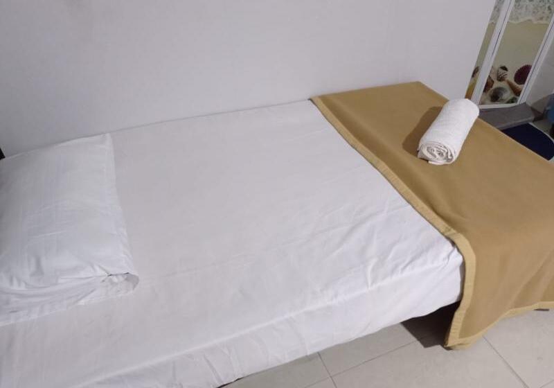 Quarto standard, Oyo 90254 D Anugerah